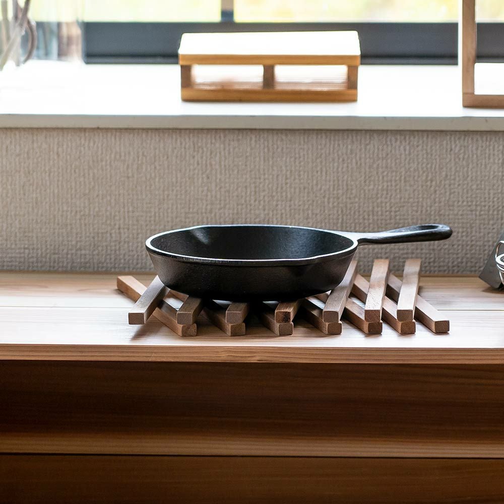 LODGEスキレット6インチハーフ1/2インチウルフL3SWLWFロッジアウトドア