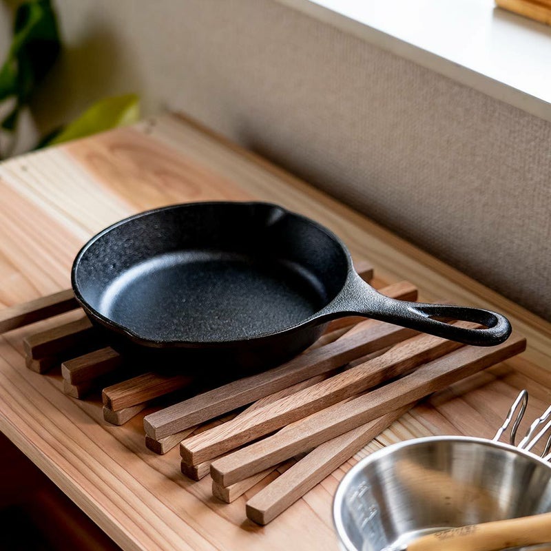 LODGEスキレット6インチハーフ1/2インチウルフL3SWLWFロッジアウトドア