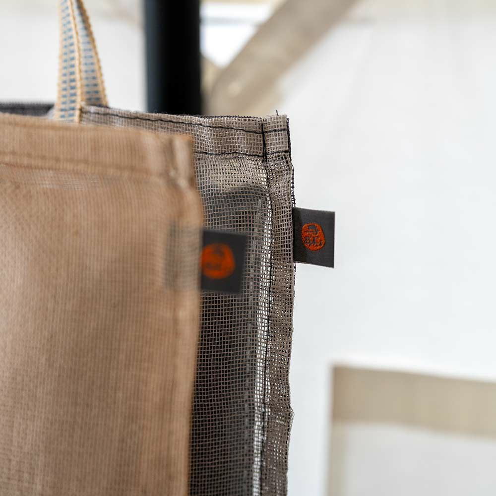 2wayで楽しめる、炭八2個&リバーシブルかや袋セット