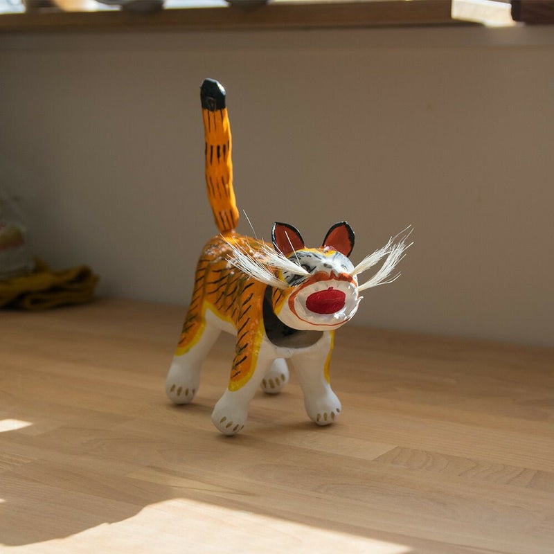 張り子虎HARIKOTORAトラ張り子首振り虎＆NUT