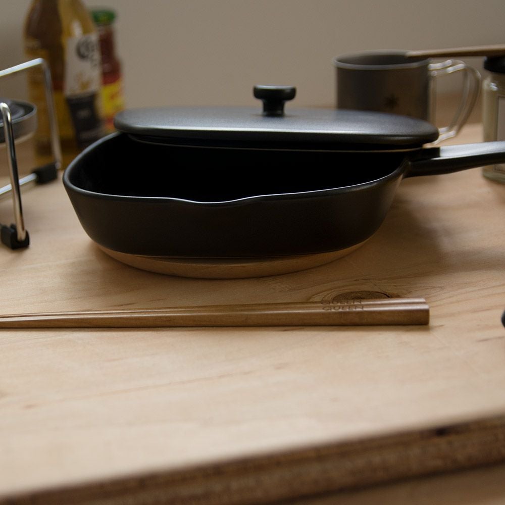 TOOLSBAKEPANベイクパンSサイズ蓋付ツールズアウトドア四角キャンプグランピングベランピングイブキクラフト伊吹クラフト陶器製日本製